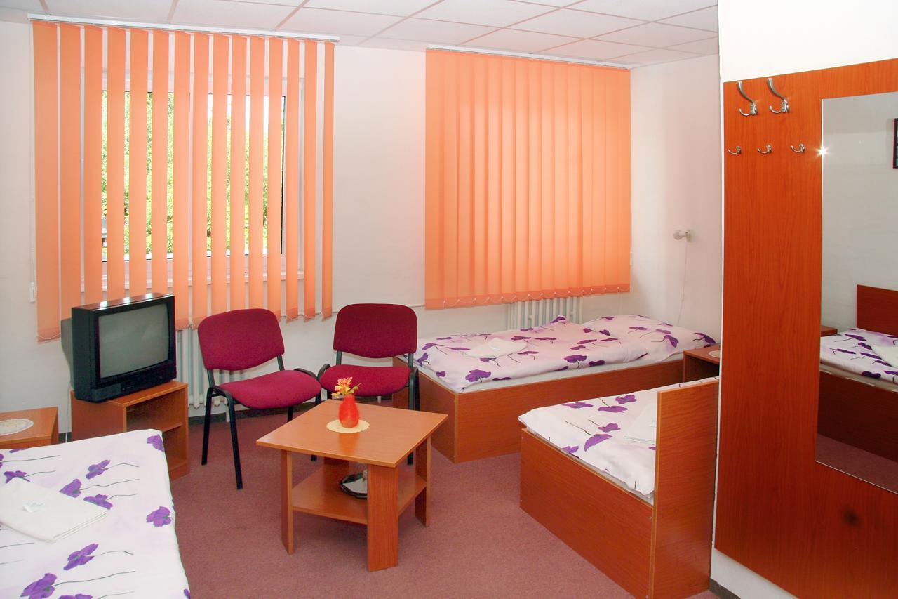 Penzion Olympia** Banska Bystrica Bagian luar foto