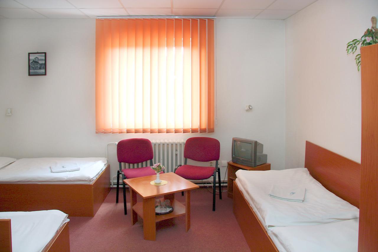 Penzion Olympia** Banska Bystrica Bagian luar foto
