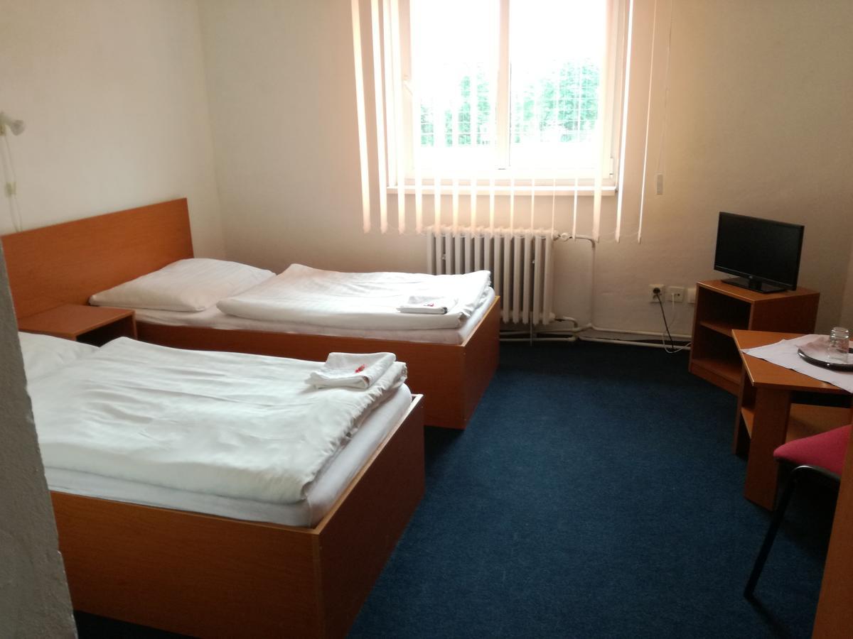 Penzion Olympia** Banska Bystrica Bagian luar foto