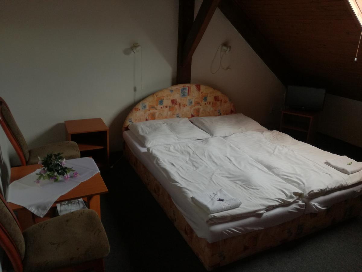 Penzion Olympia** Banska Bystrica Bagian luar foto