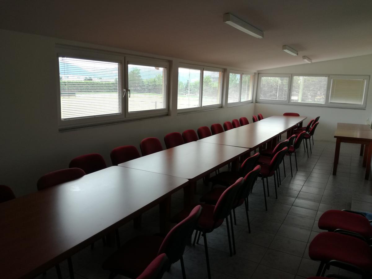 Penzion Olympia** Banska Bystrica Bagian luar foto