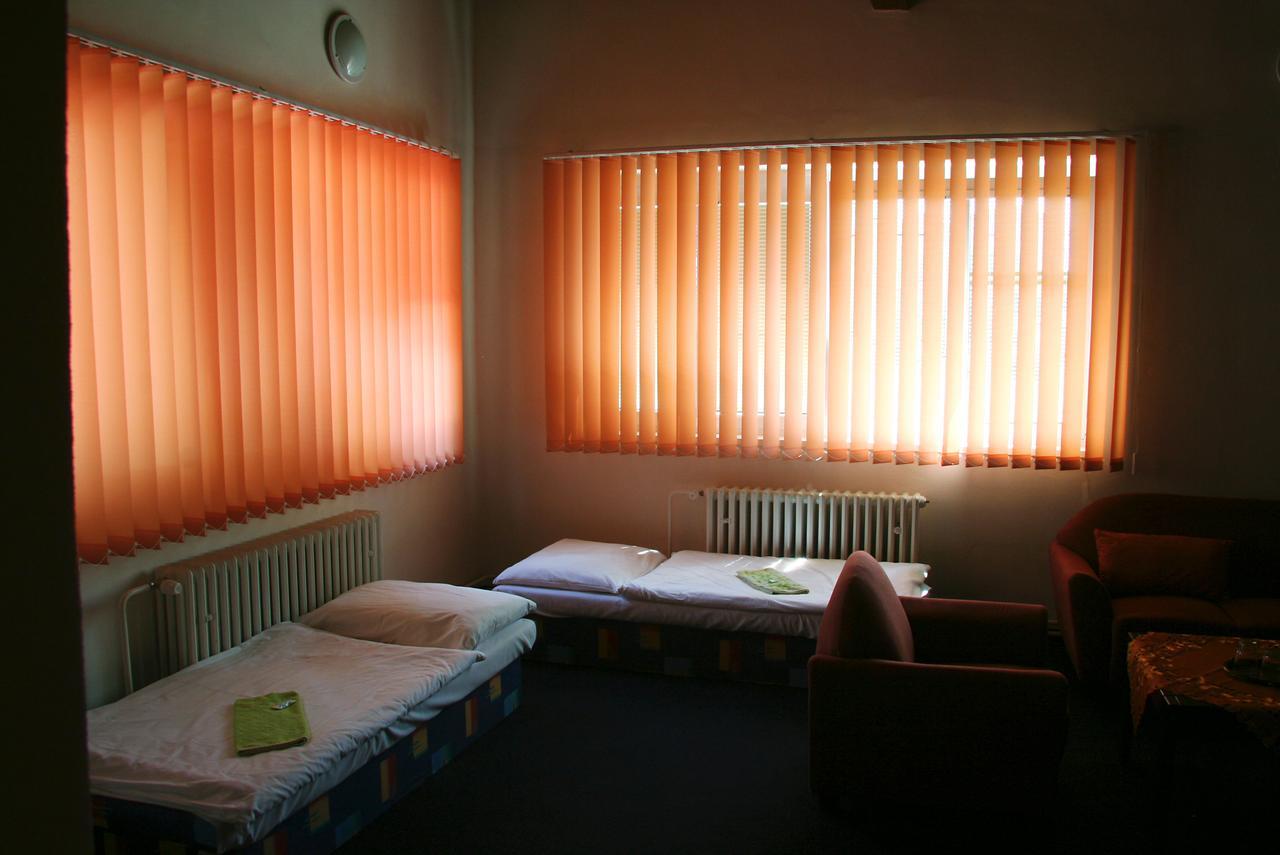 Penzion Olympia** Banska Bystrica Bagian luar foto
